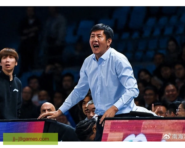 某后卫启蒙教练影响，防守习惯从少年时代定型